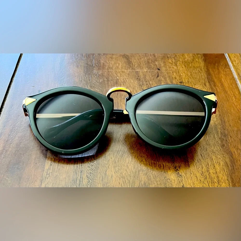 Stylish Black and Gold Sunglasses